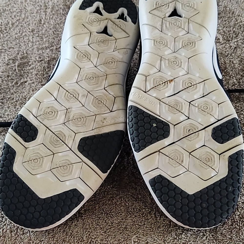 Nike Flex Sneakers - Picture 5 of 5